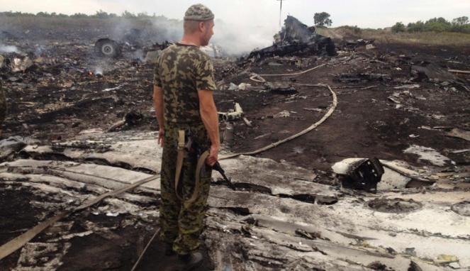 Cerita dan Keterangan Saksi Mata yang Melihat Langsung Pesawat MH17 Ditembak dan Meledak
